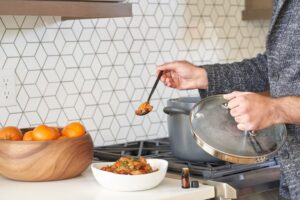 Beginner Guide to Using a Slow Cooker for Effortless Meals